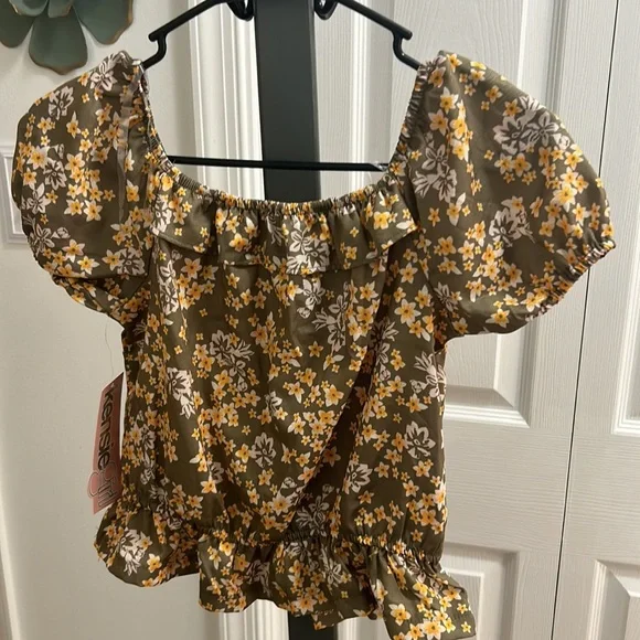 Girls size 12 New with Tags Kenzie Girl Short Outfit - Picture 6 of 6